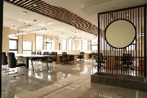 Môi trường làm việc tại cơ sở sản xuất máy mài thông minh Chiết Giang